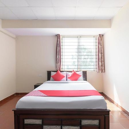 Oyo 49073 Whitefield Comforts Hotell Bangalore Exteriör bild