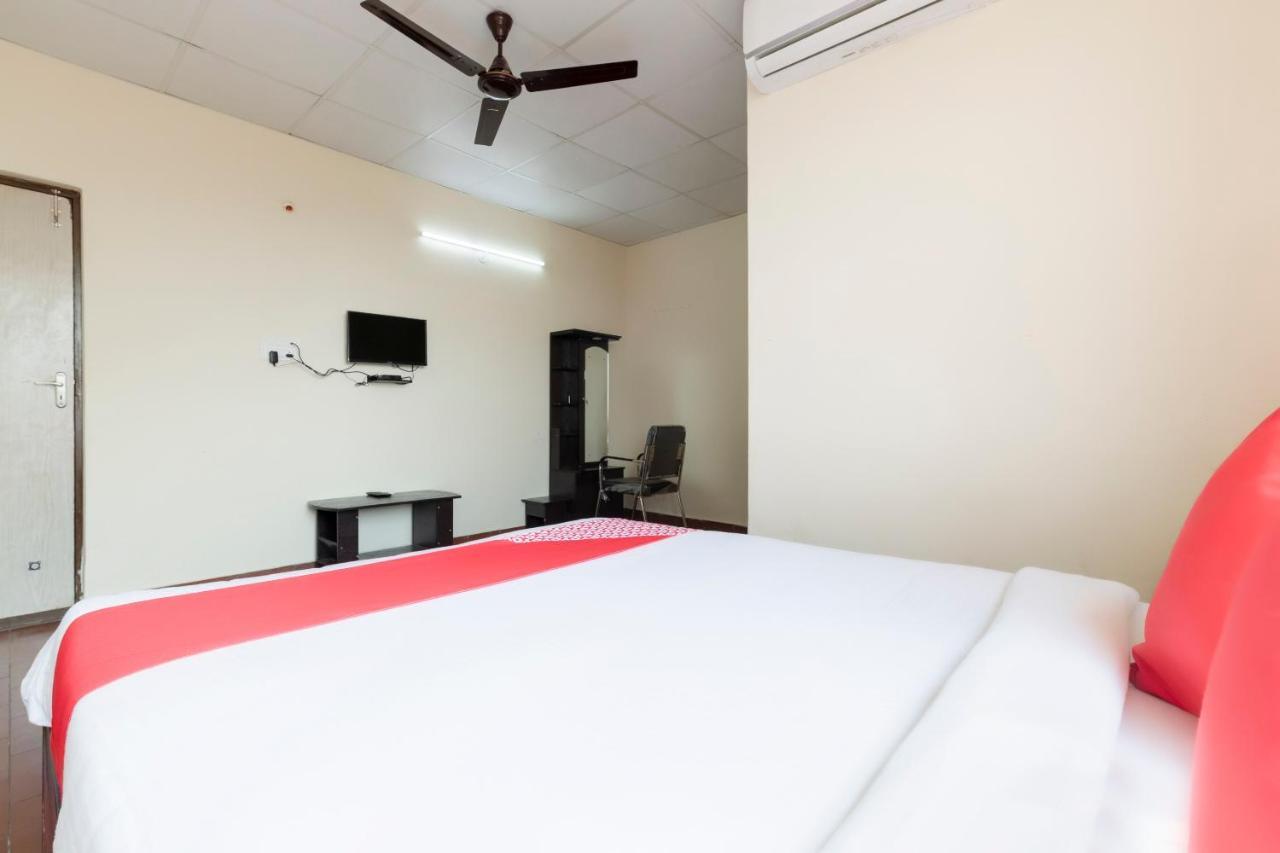 Oyo 49073 Whitefield Comforts Hotell Bangalore Exteriör bild