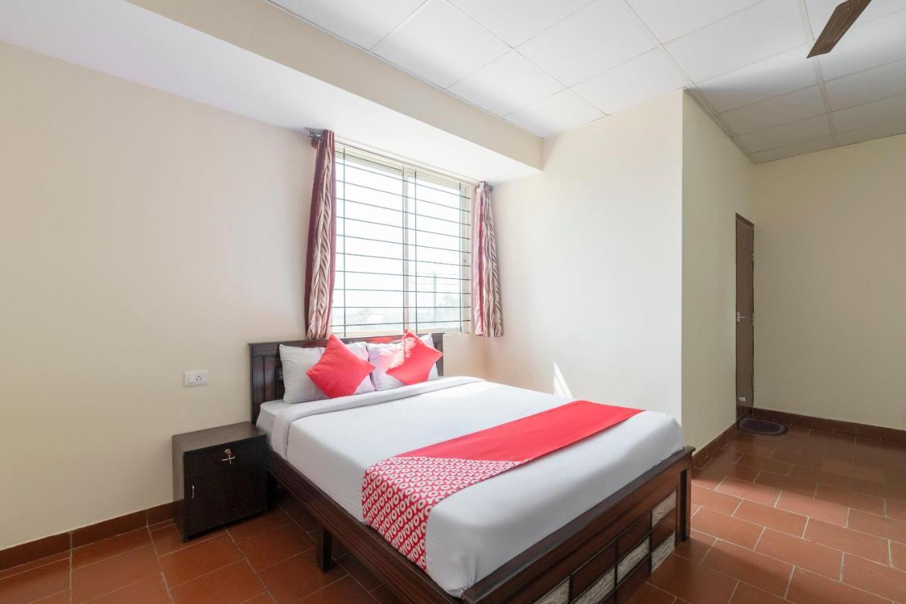 Oyo 49073 Whitefield Comforts Hotell Bangalore Exteriör bild