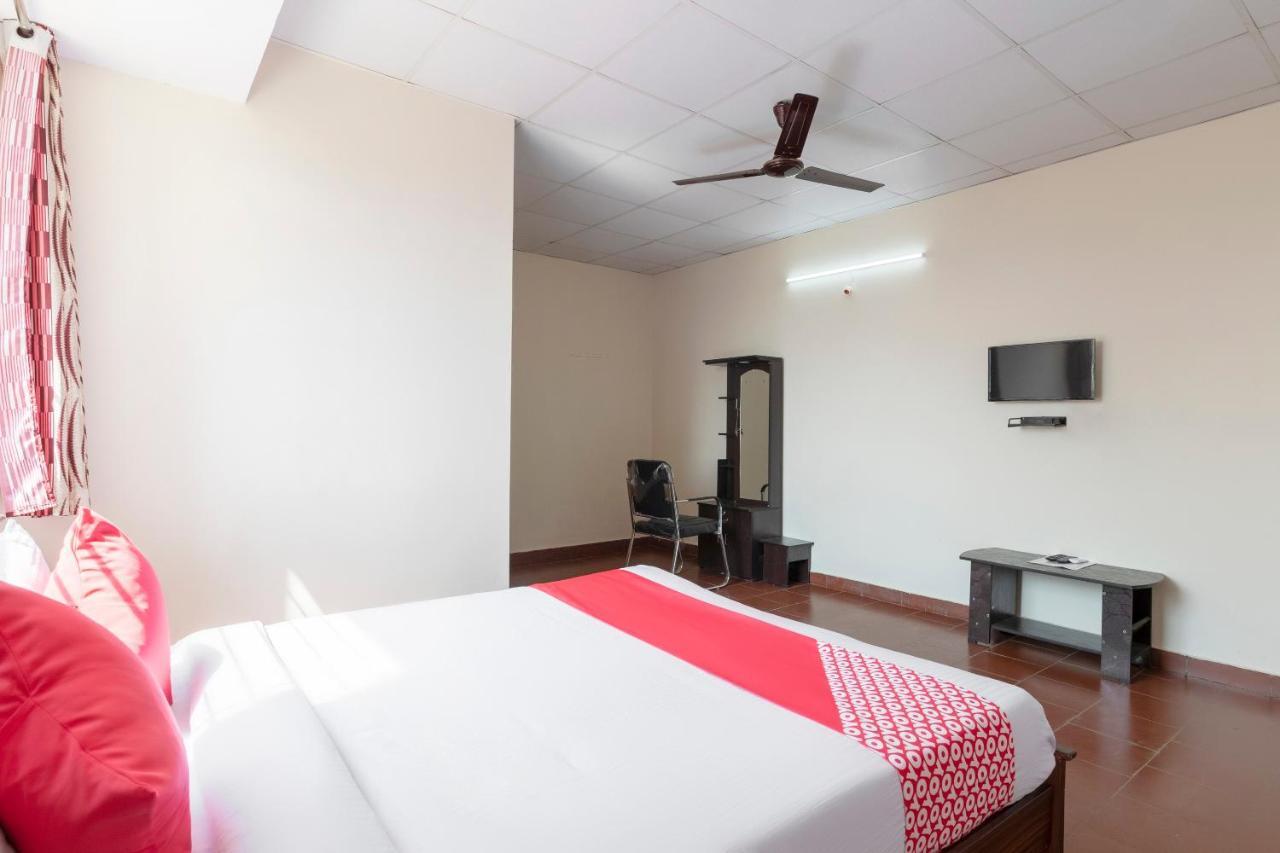 Oyo 49073 Whitefield Comforts Hotell Bangalore Exteriör bild