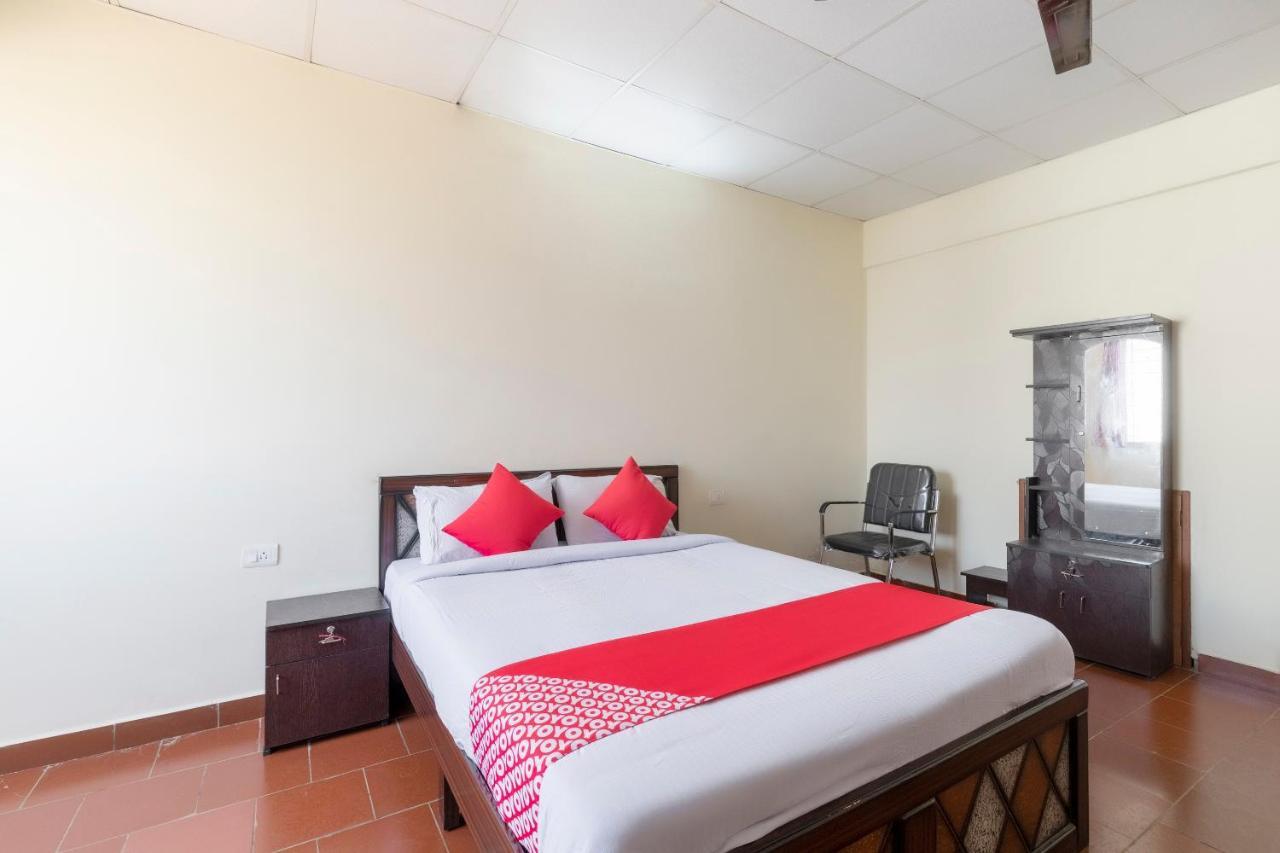 Oyo 49073 Whitefield Comforts Hotell Bangalore Exteriör bild